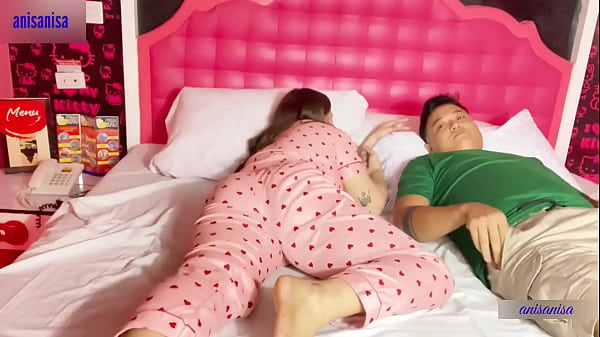 Ngentot anal sampai crot di lubang pantat bini orang